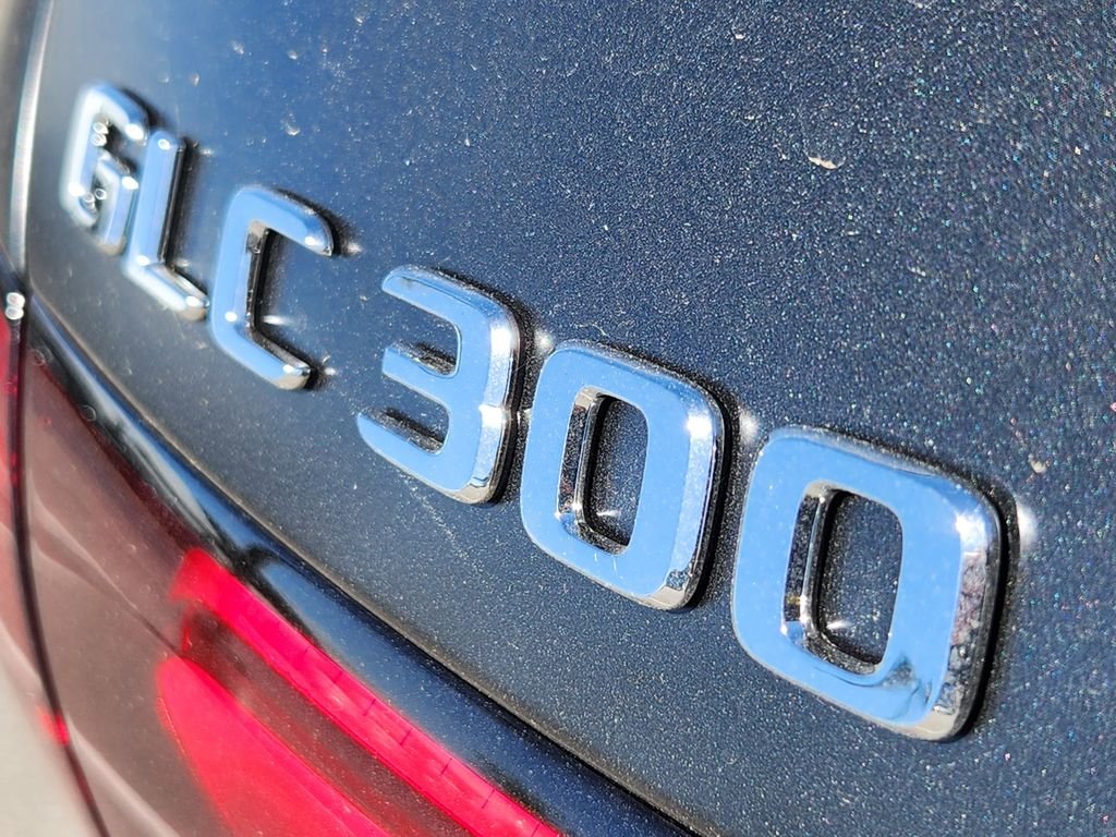 New 2026 MANUFAKTUR Graphite Grey Magno Mercedes-Benz GLC300 4MATIC® image 10