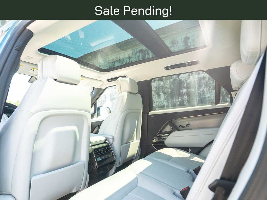 Used 2024 Green Land Rover SE image 35
