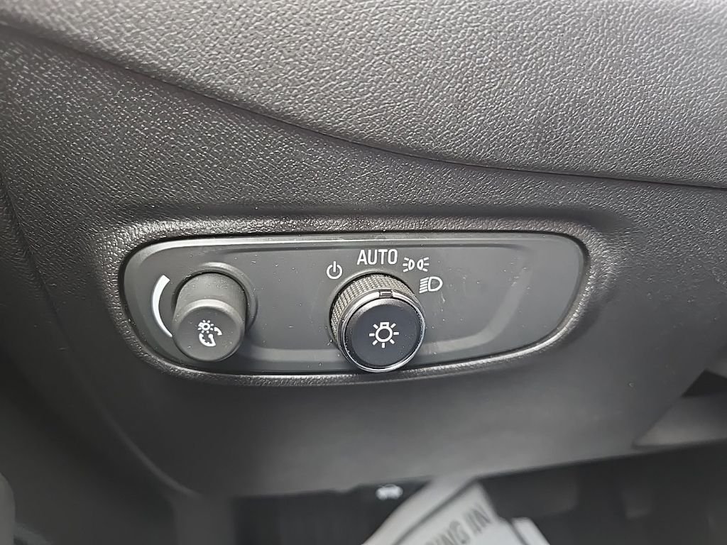 Used 2024 White Chevrolet LT image 46