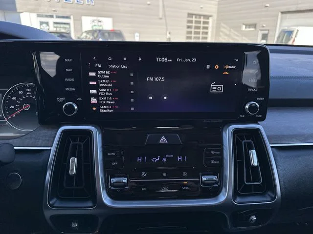 2023 Kia Sorento X-Line S - Photo 14