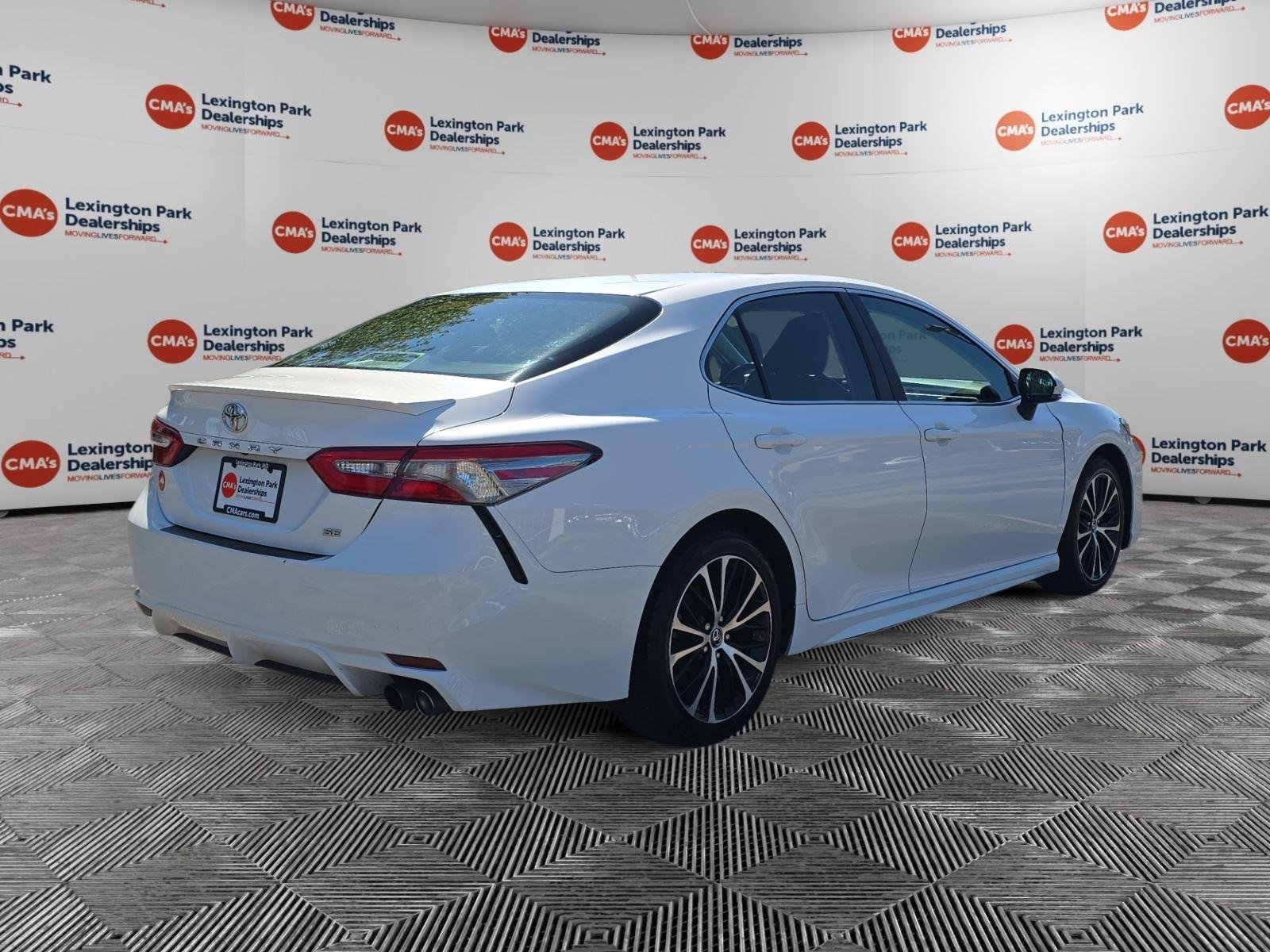 Used 2018 Super White Toyota SE image 7