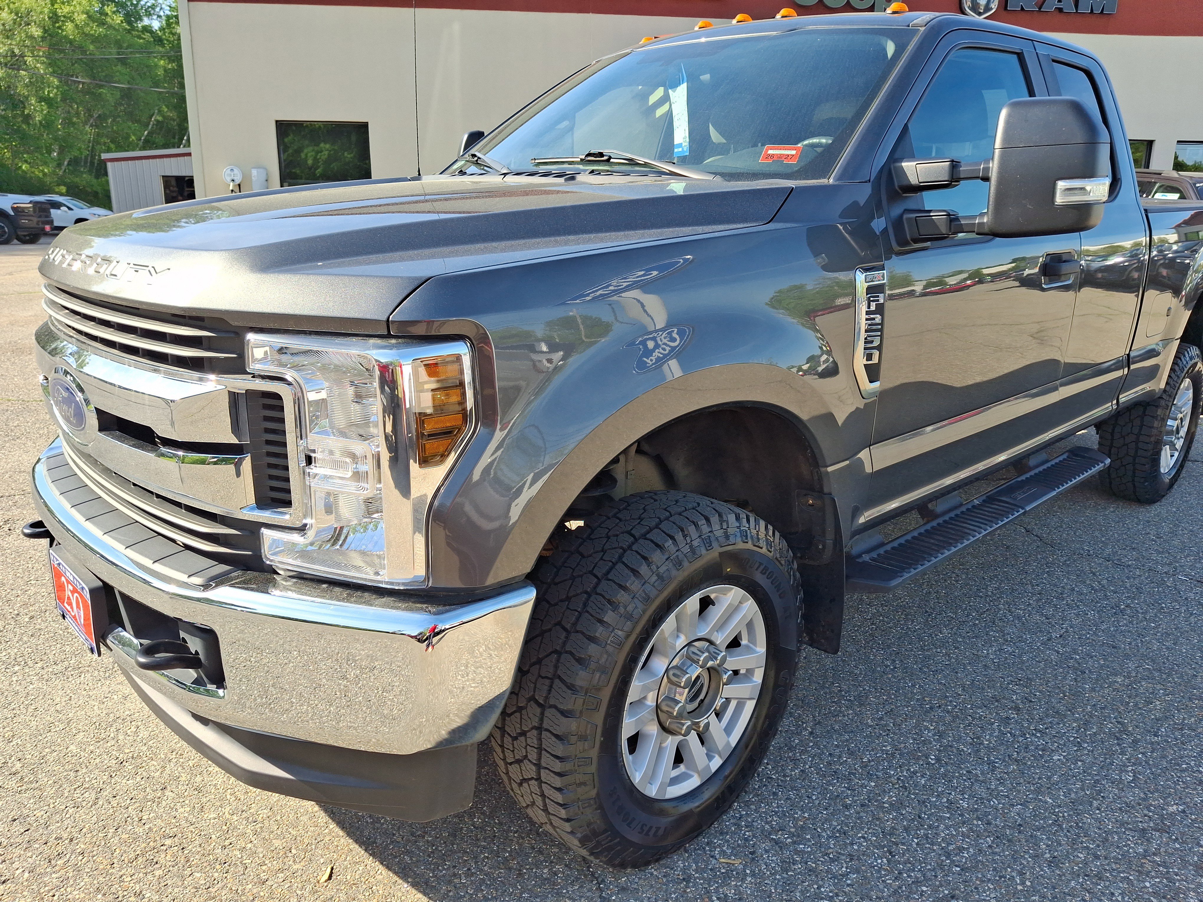 Used 2019 MAGNETIC Ford XL image 8
