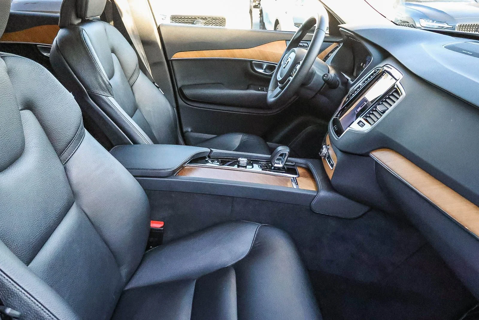 2023 Volvo XC90 Plus - Photo 14
