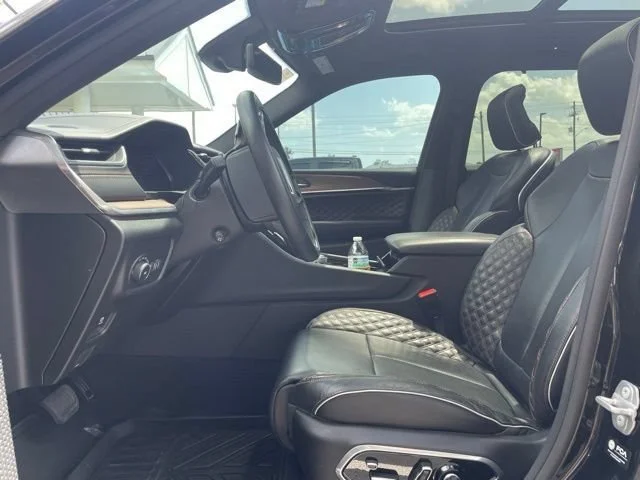Used 2021 Diamond Black Crystal Pearlcoat Jeep Summit image 6