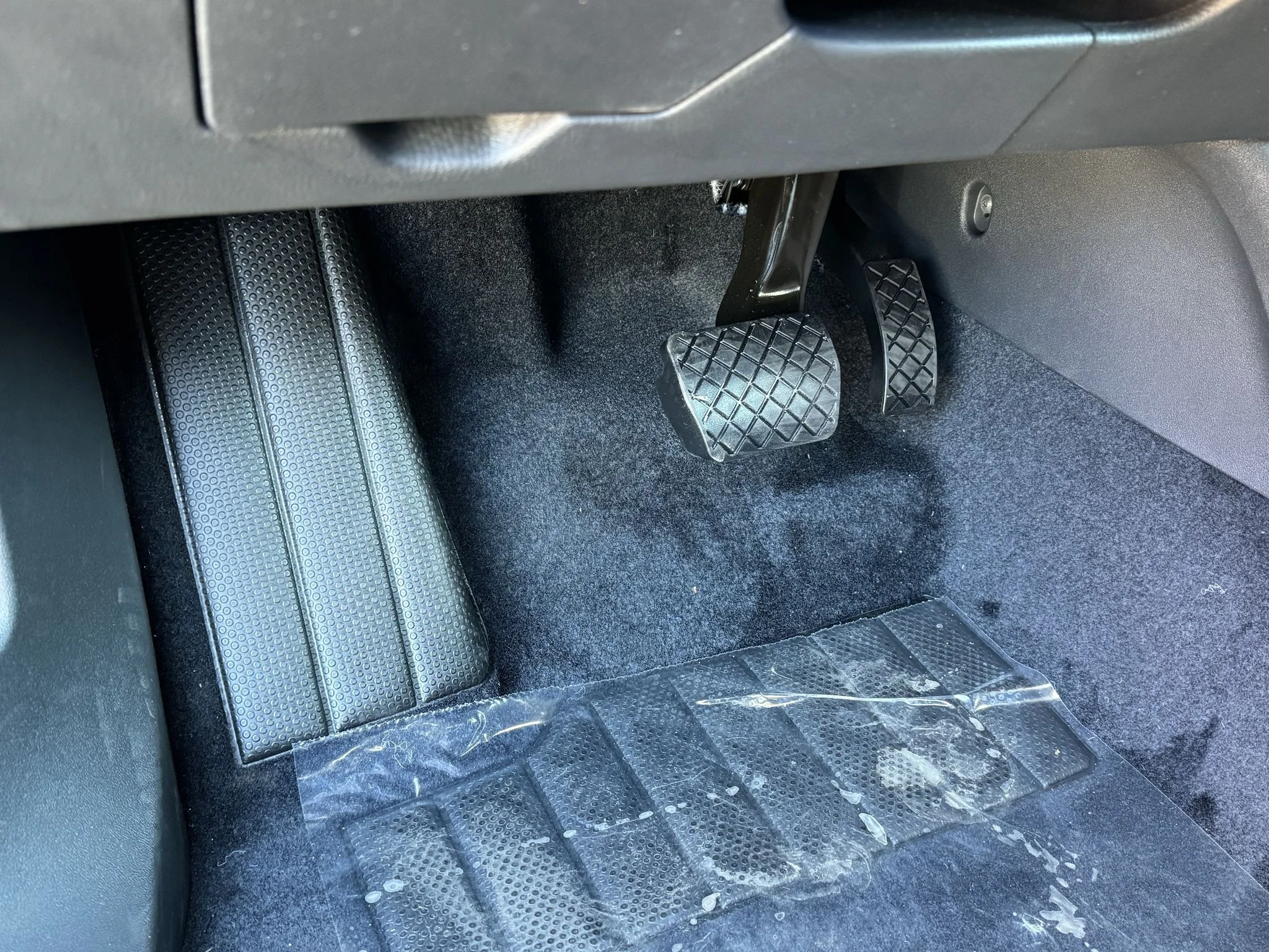 New 2026 Pure Gray Volkswagen Pro image 17