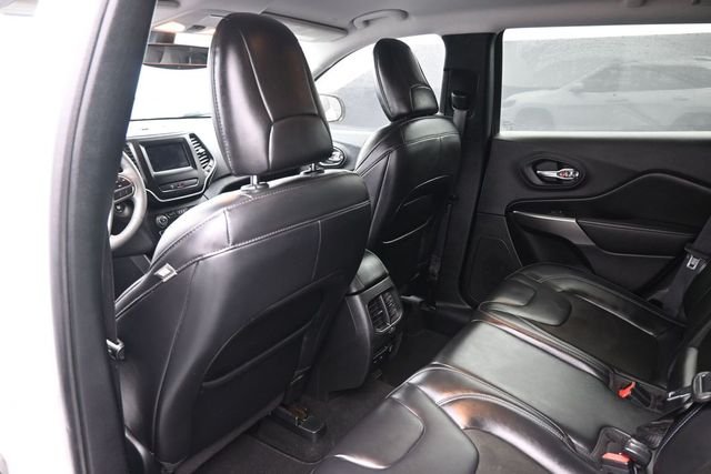 Used 2020 White Jeep Latitude Plus image 2