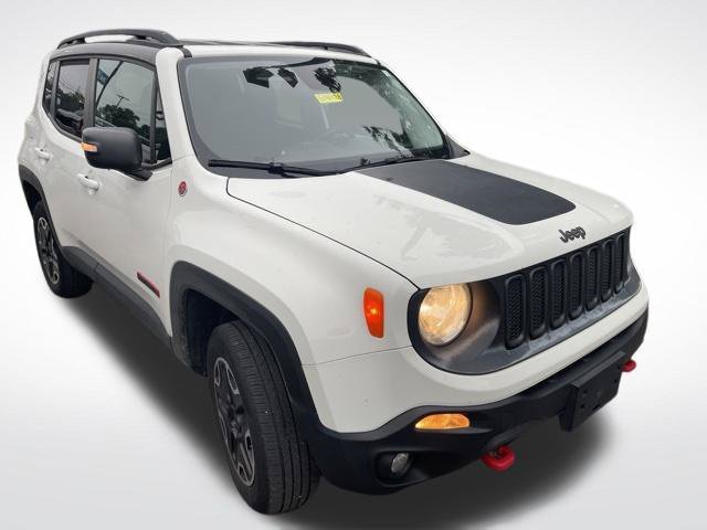 Used 2016 White Jeep Trailhawk image 2