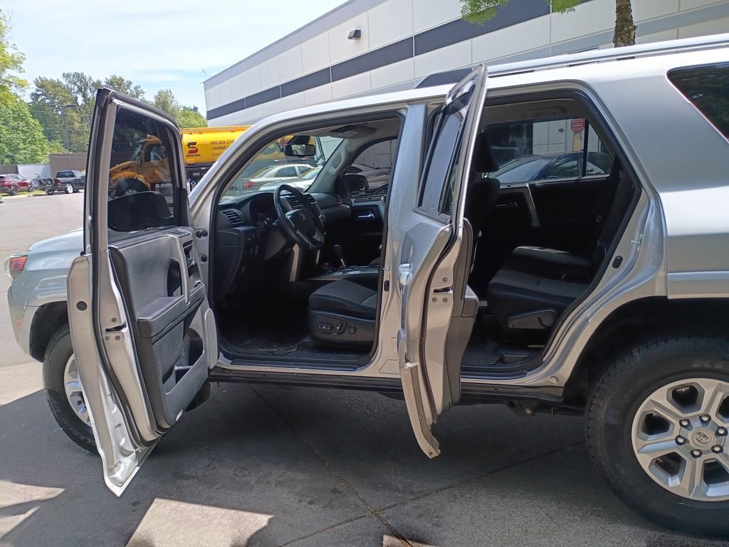 Used 2021 Classic Silver Metallic Toyota SR5 image 14