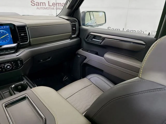 Used 2022 Blue Chevrolet ZR2 image 26