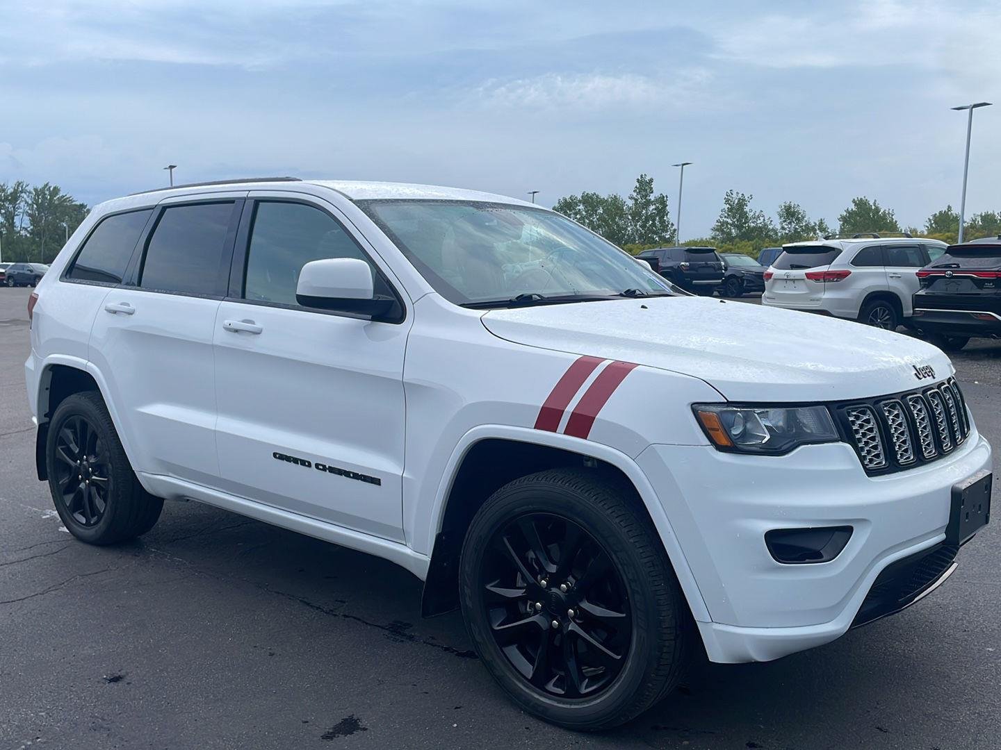 Used 2020 Bright White Clearcoat Jeep Altitude image 10