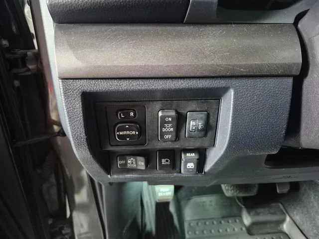 Used 2018 Magnetic Gray Metallic Toyota SR5 image 18