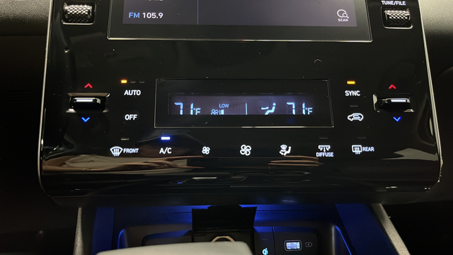 Used 2023 Serenity White Pearl Hyundai SEL image 18