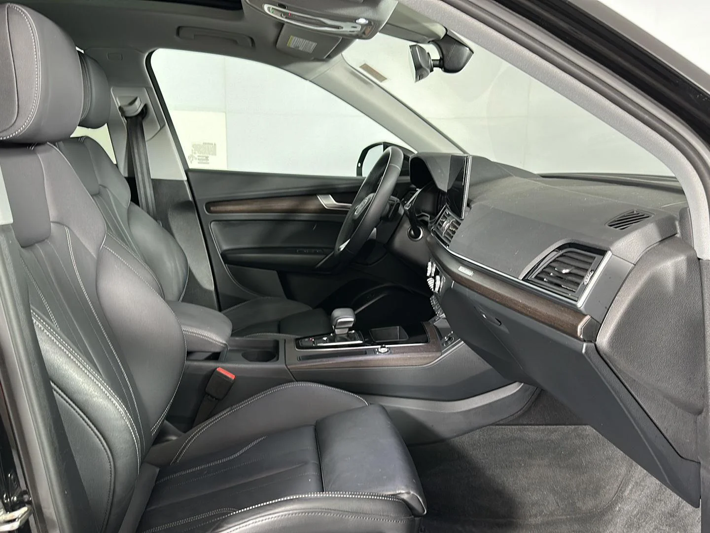 Used 2025 Mythos Black Metallic Audi S line Premium image 28