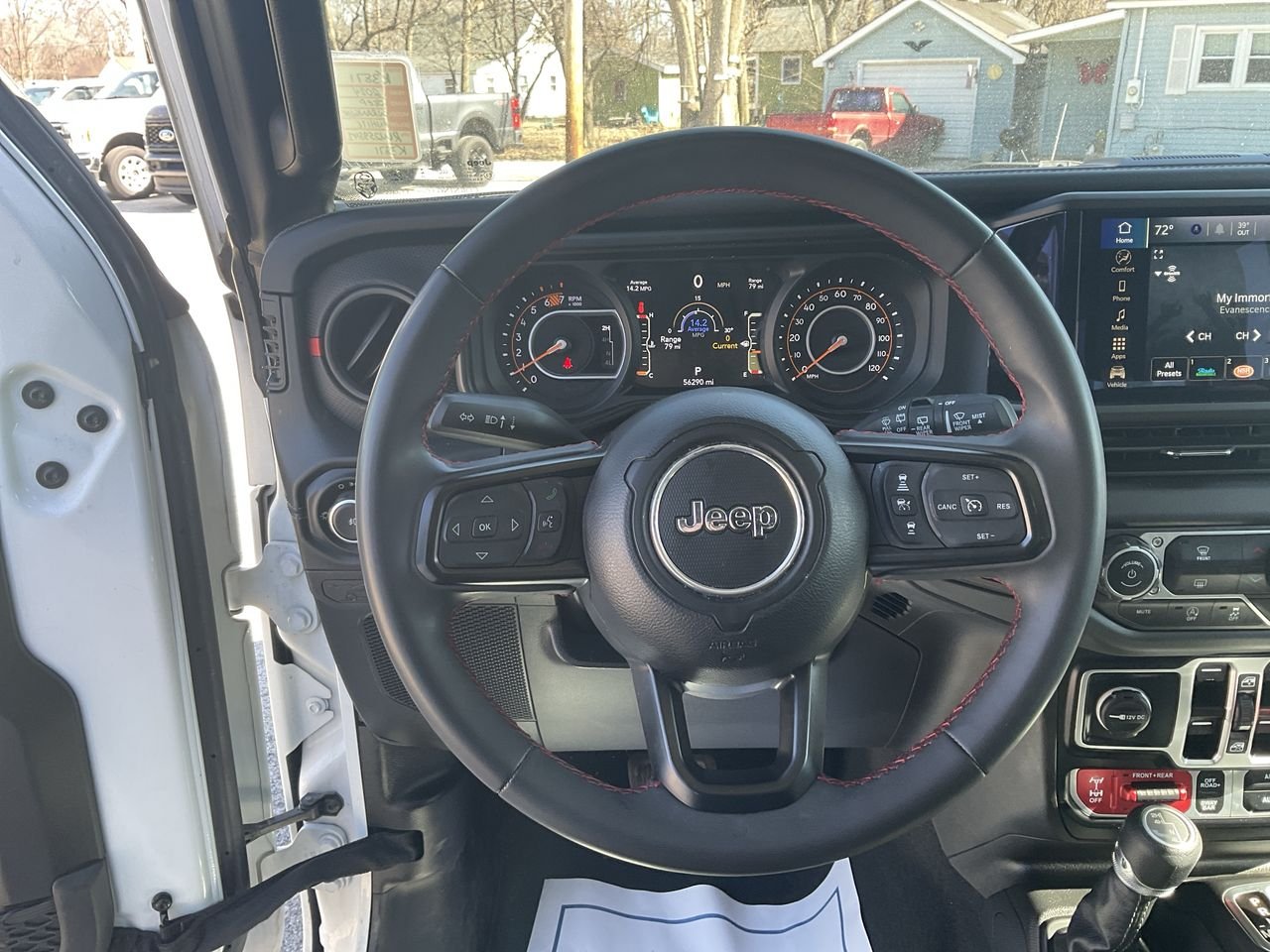 Used 2024 Bright White Clearcoat Jeep Rubicon image 19