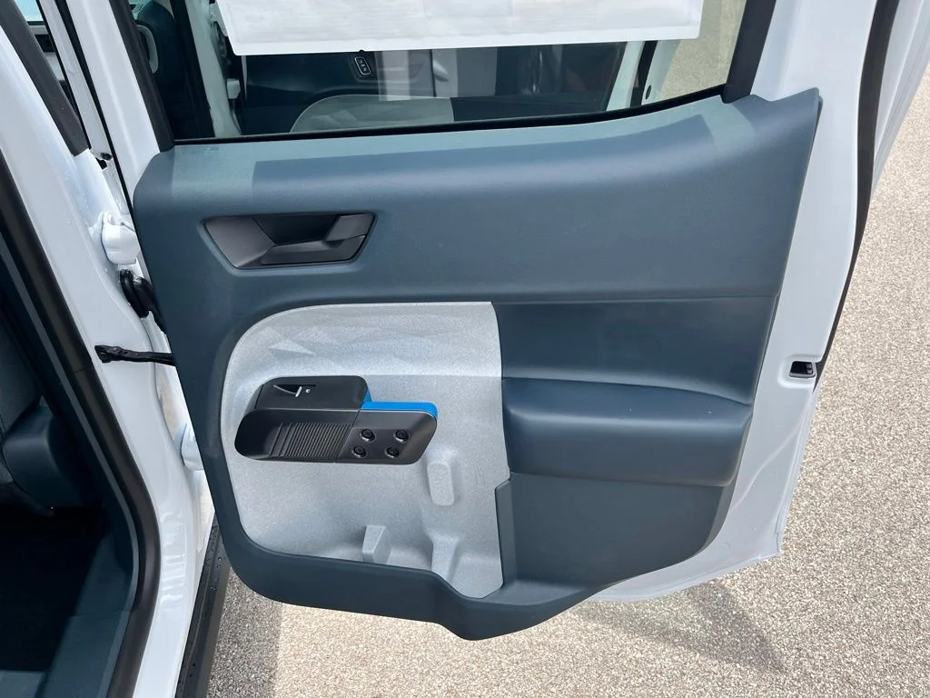 New 2026 White Ford XLT image 9