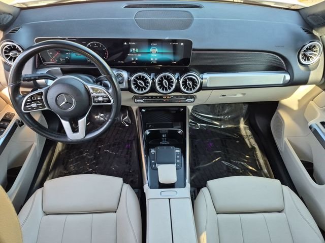 Used 2021  Mercedes-Benz GLB 250 image 23