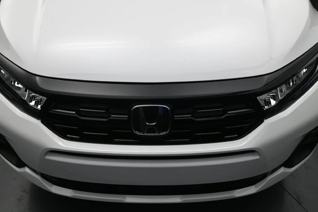 New 2027 Platinum White Pearl Honda Touring image 10