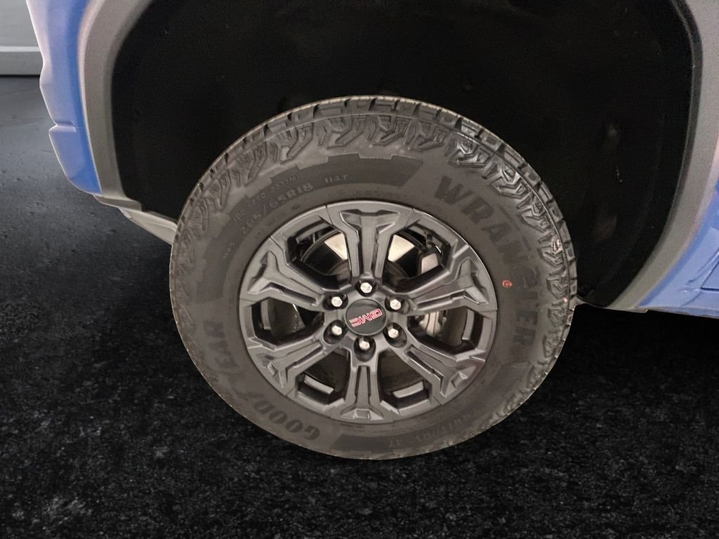 Used 2025 Blue GMC Elevation image 27