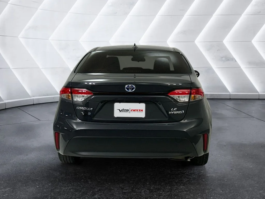 Used 2024  Toyota LE image 5