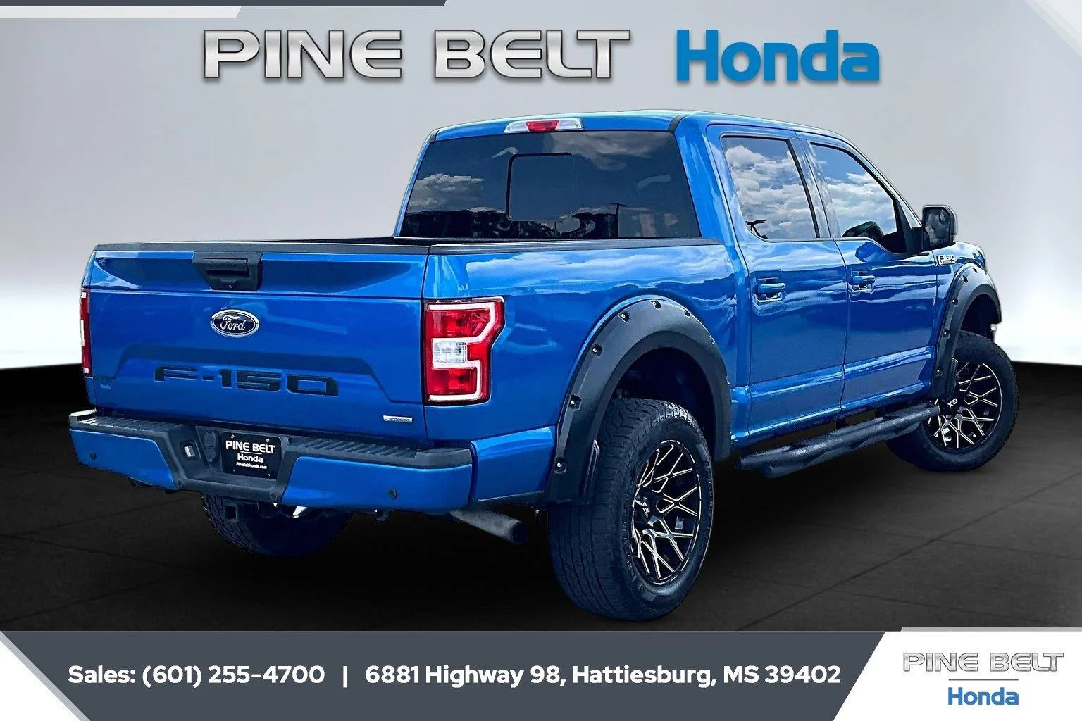 Used 2019 Velocity Blue Ford XLT image 11