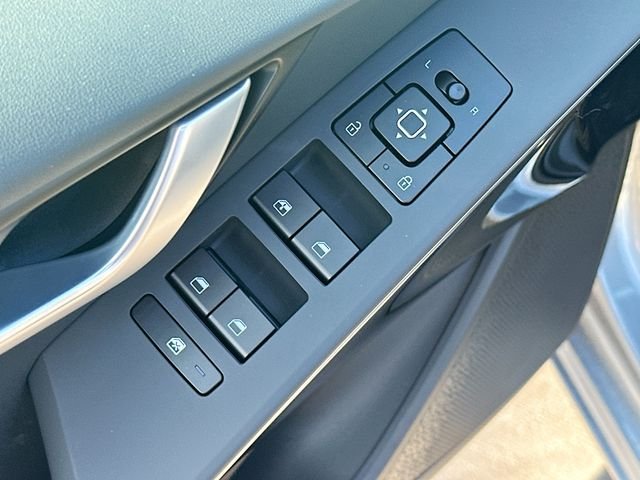 New 2026 Steel Gray Kia WIND image 18