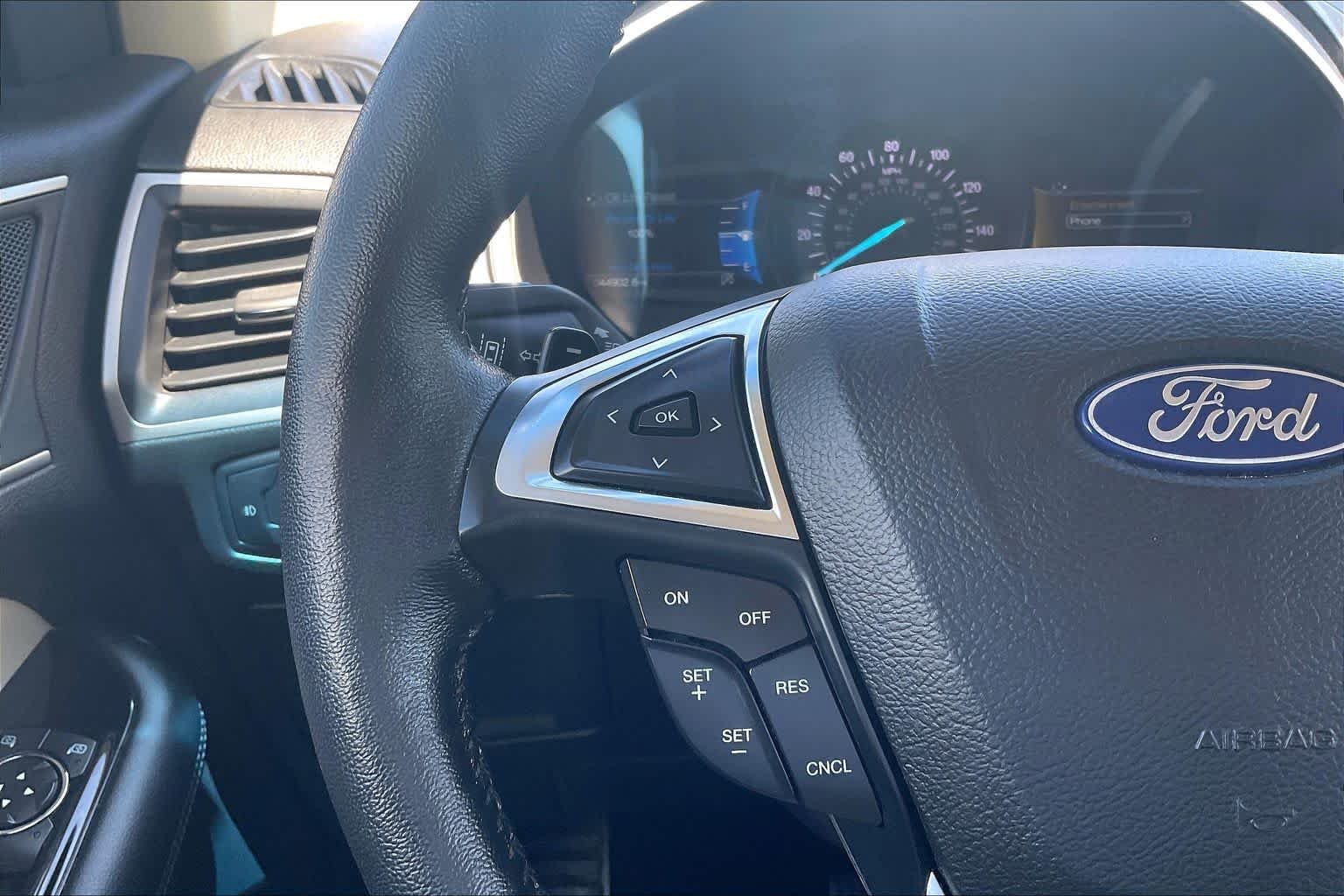 Used 2019 White Platinum Metallic Tri-Coat Ford SEL image 23