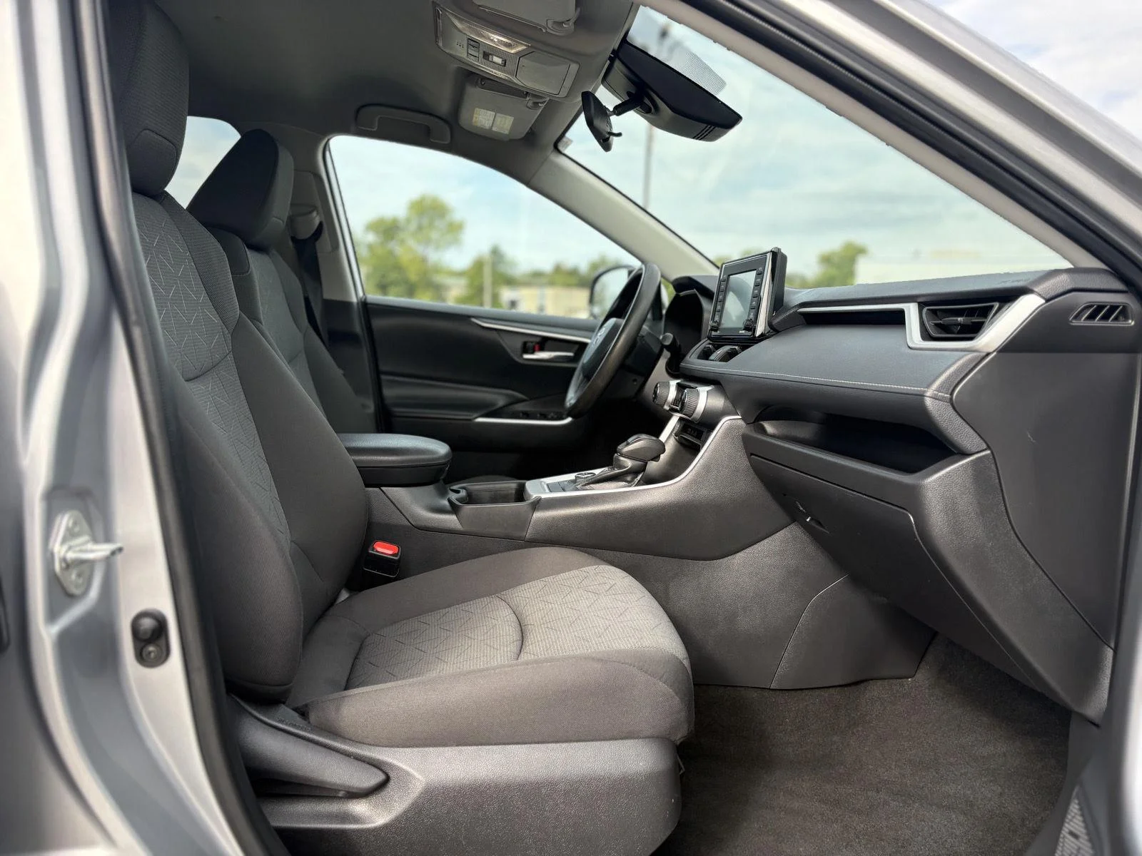 Used 2022 Silver Sky Metallic Toyota Hybrid XLE image 15