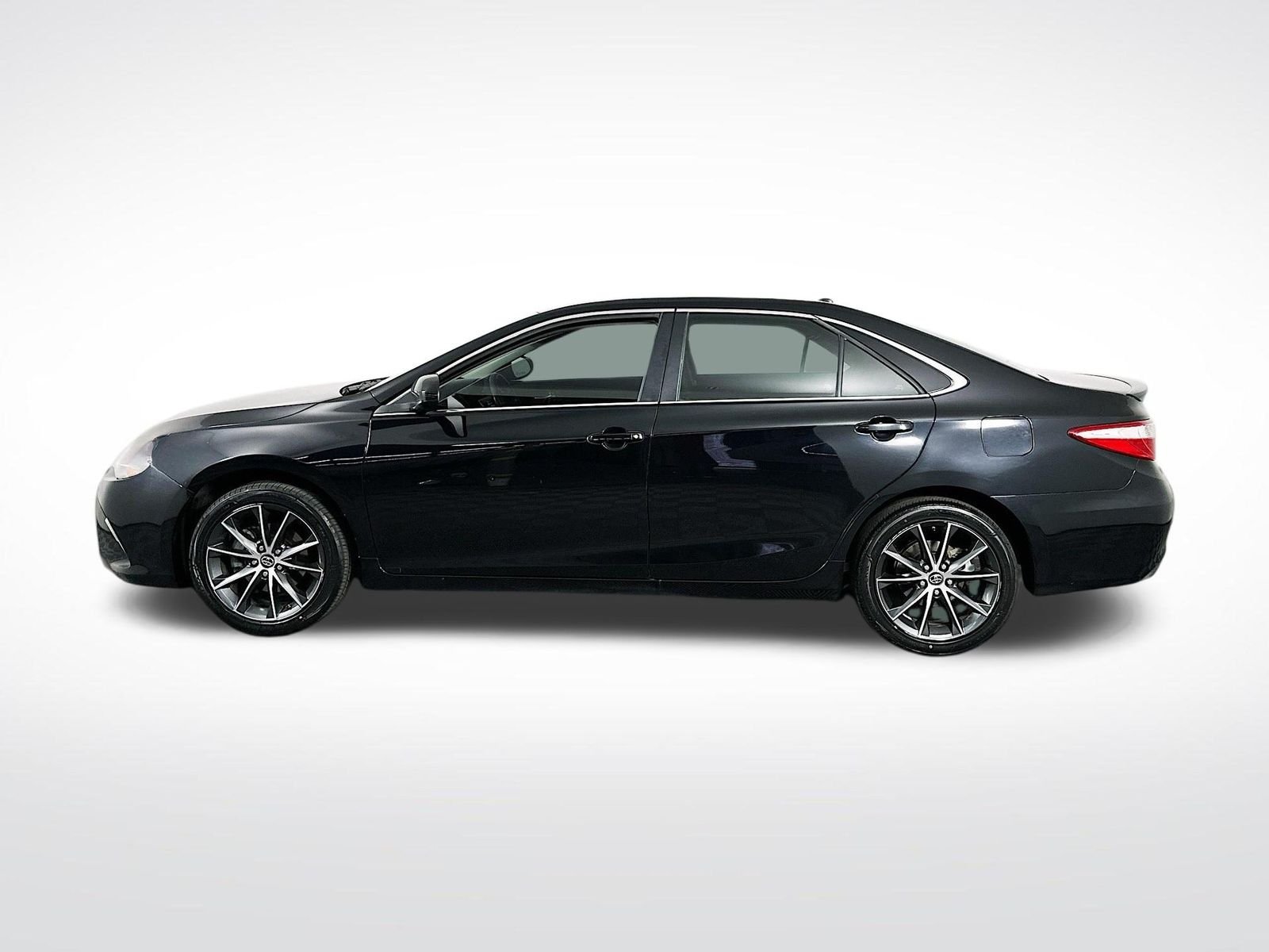 Used 2017 Midnight Black Metallic Toyota XSE image 5