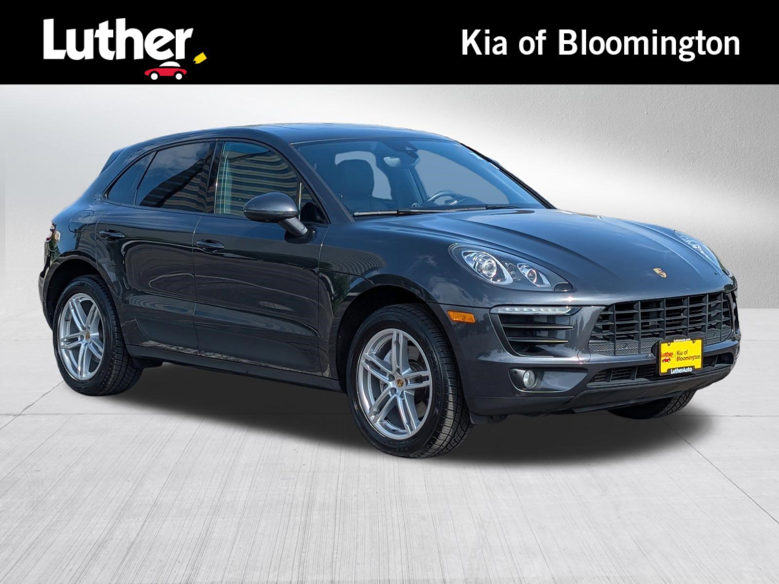 2018 Porsche Macan -'s photo