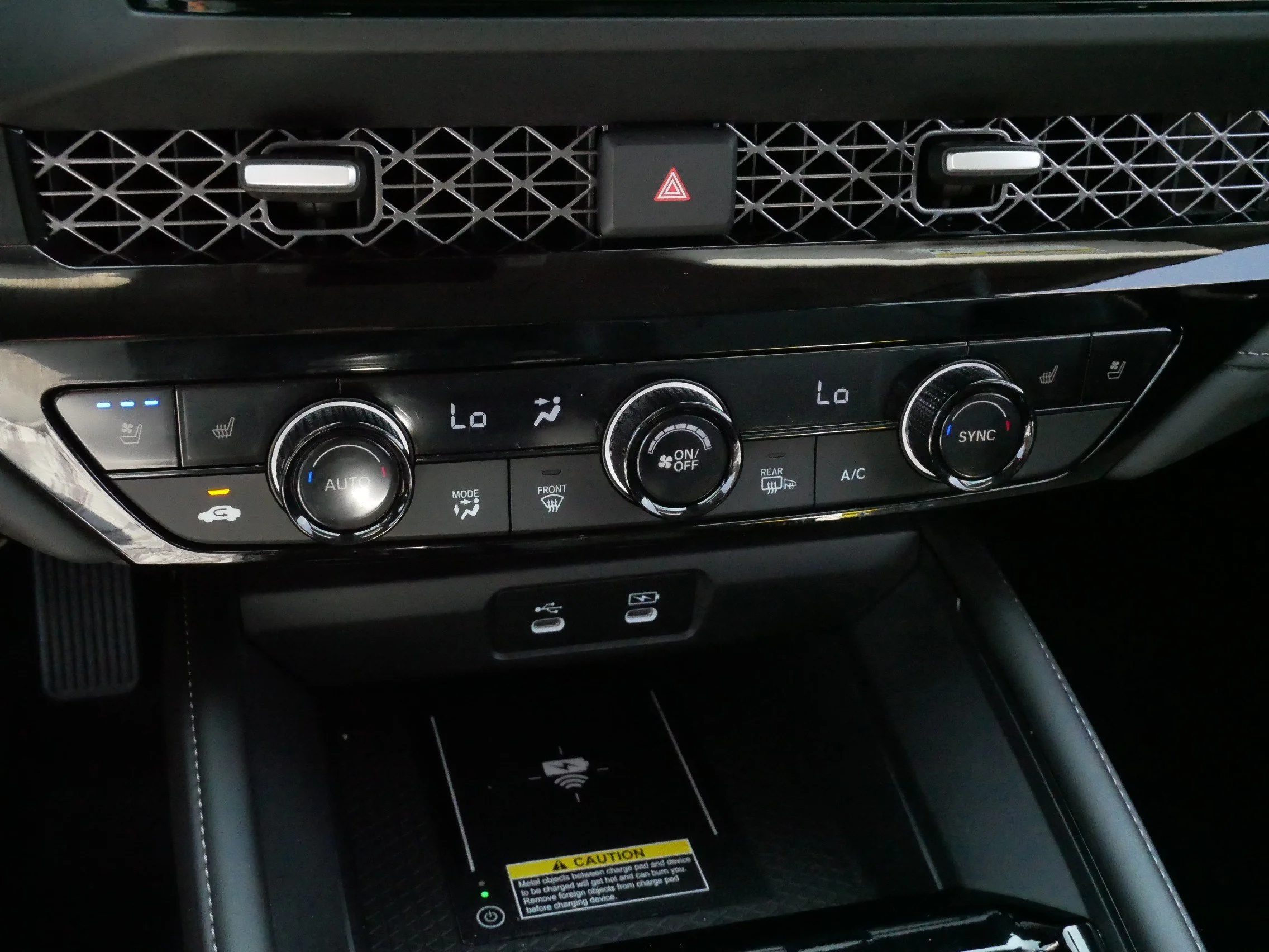 Used 2024 Solar Silver Metallic Honda Touring image 23