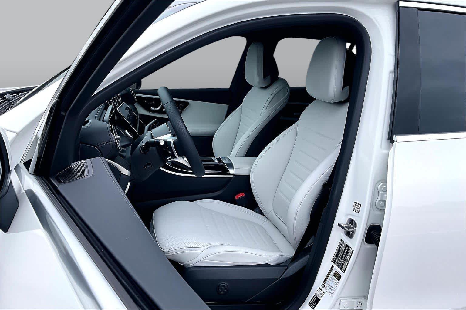 Used 2026 Polar White Mercedes-Benz GLC 300 image 8