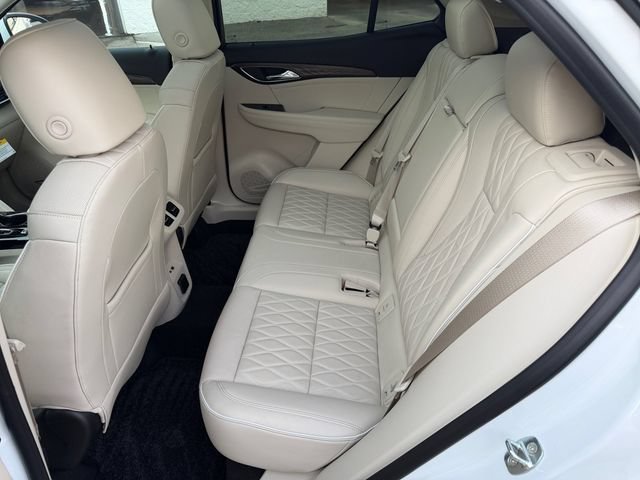 Used 2023 WHITE FROST TRICOAT Buick Avenir image 18