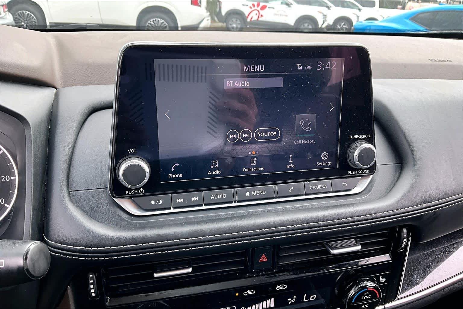 Used 2022 BRILLIANT SILVE Nissan SL image 31