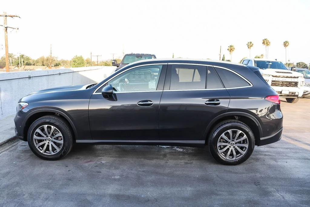 Used 2023  Mercedes-Benz GLC 300 image 14