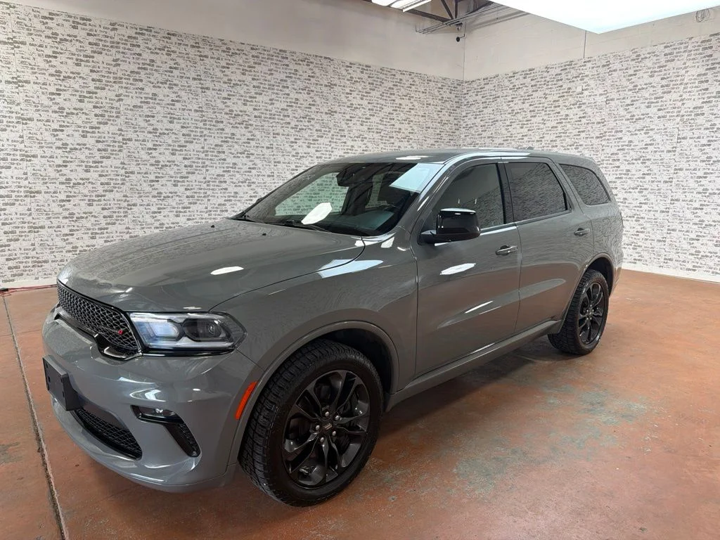 Used 2021 Destroyer Gray Clearcoat Dodge SXT Plus image 3