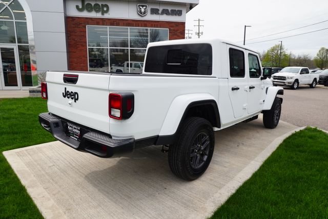 New 2026 Bright White Clearcoat Jeep Sport S image 36