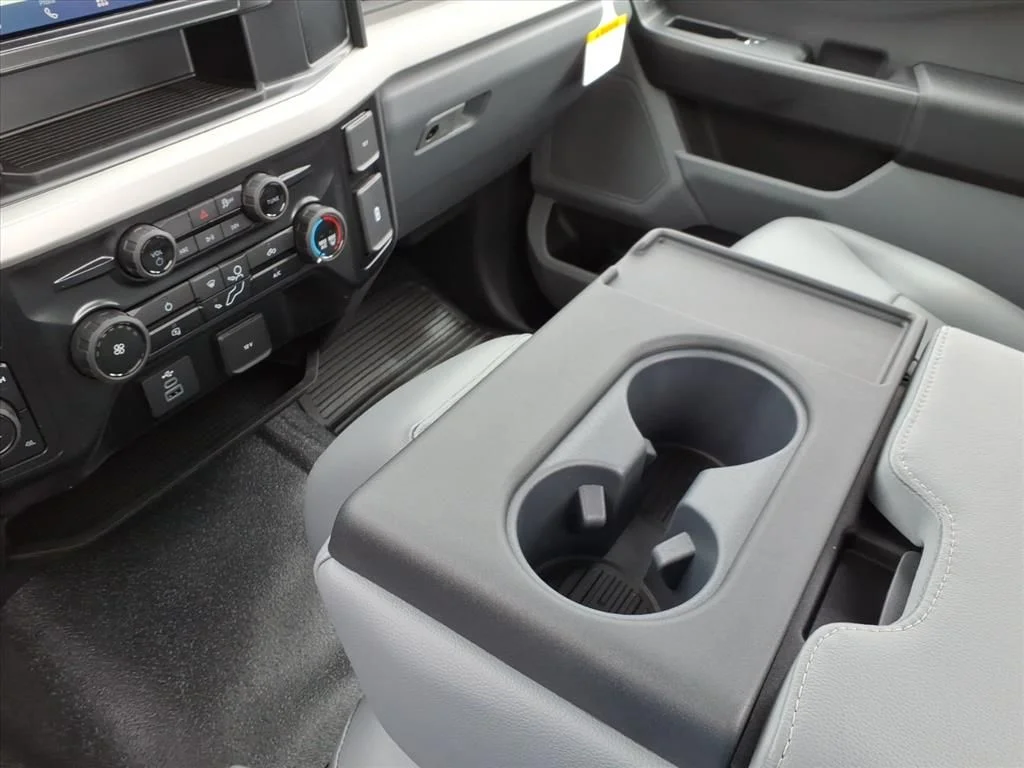New 2026 Oxford White Ford F-350® XL image 22