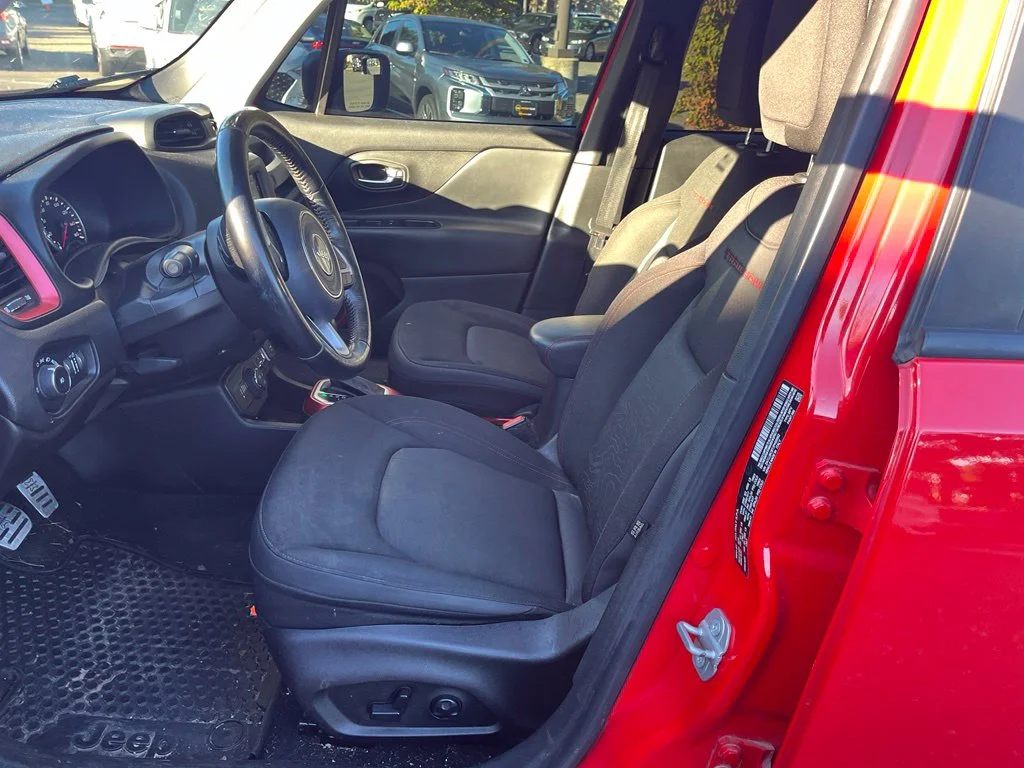 Used 2018 Red Jeep Trailhawk image 20