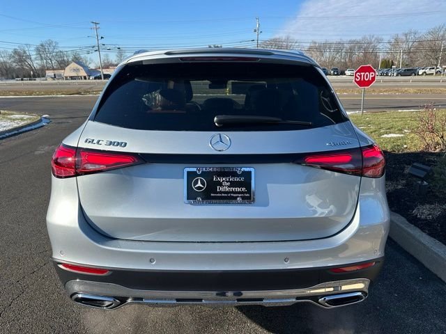 Used 2026 Silver Mercedes-Benz GLC 300 image 4