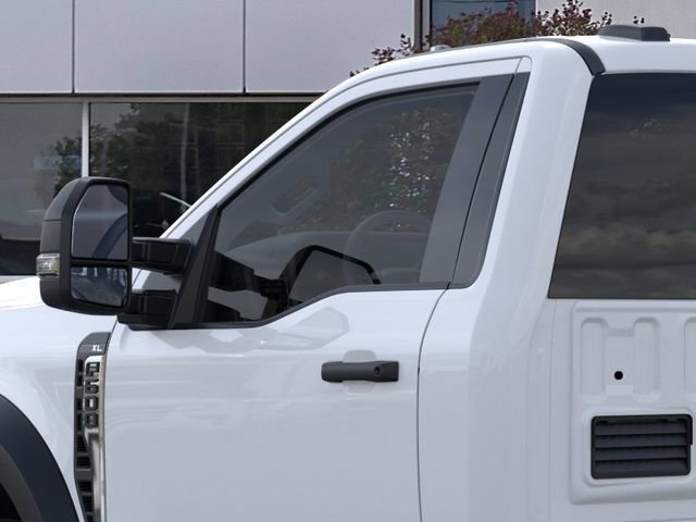 2025 Ford F-600 Super Duty Chassis Cab XL - Photo 20