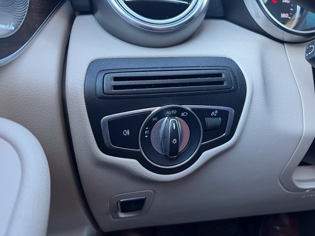 Used 2020 Polar White Mercedes-Benz GLC 300 image 18