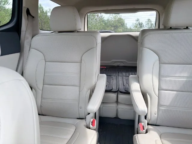 Certified Used 2023 WHITE FROST TRICOAT GMC Denali image 24