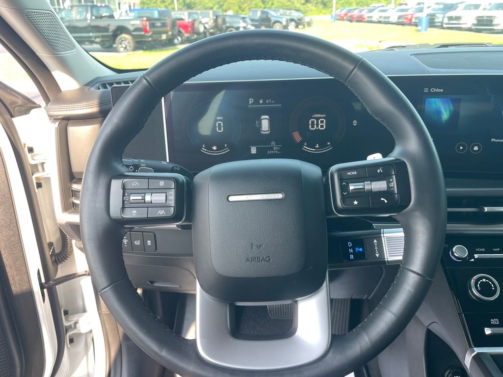Used 2025 White Hyundai SE image 17