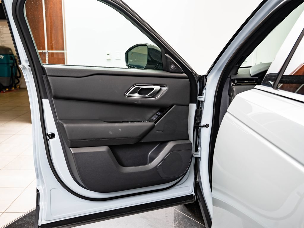 New 2026 Arroios Grey Land Rover S image 26