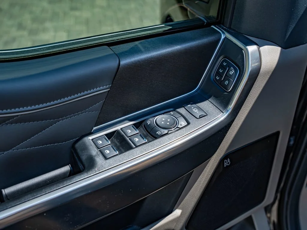 Used 2025 Agate Black Metallic Ford Platinum image 20