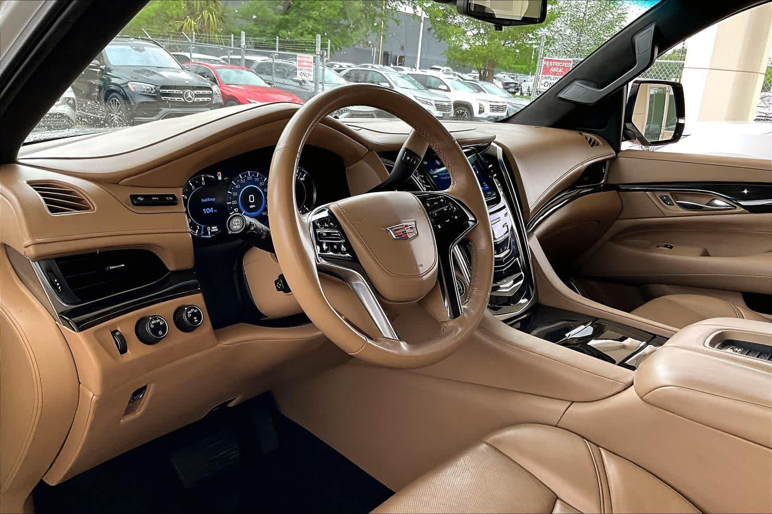 Used 2020 Crystal White Tricoat Cadillac Platinum image 15