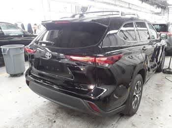 Used 2024 Midnight Black Metallic Toyota XLE image 4