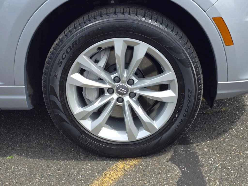 Used 2019 Silver Audi 55 Premium image 8