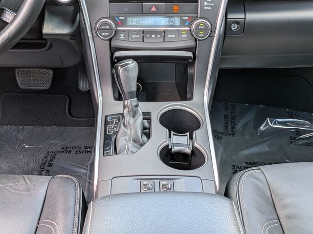 Used 2015 Silver Toyota XLE image 18