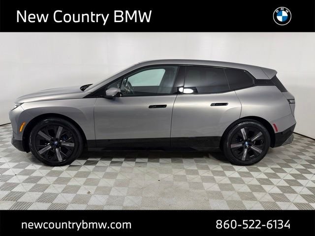 Used 2024 Gray BMW xDrive50 image 4
